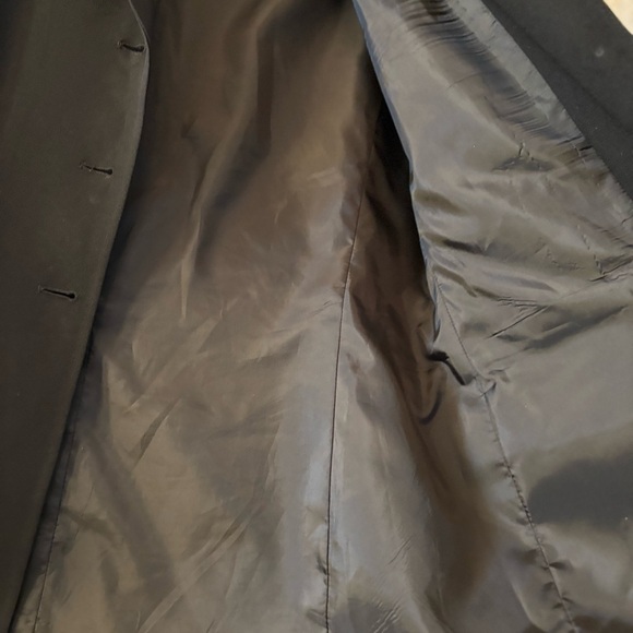 Liz Claiborne 3 button Black Blazer. Petite Size 10. Fully lined. - Picture 7 of 8